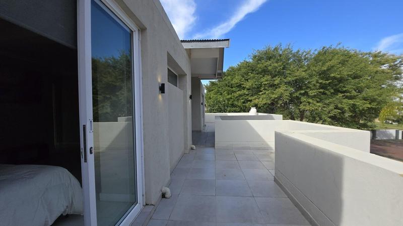 5 Bedroom Property for Sale in The Islands Estates North West